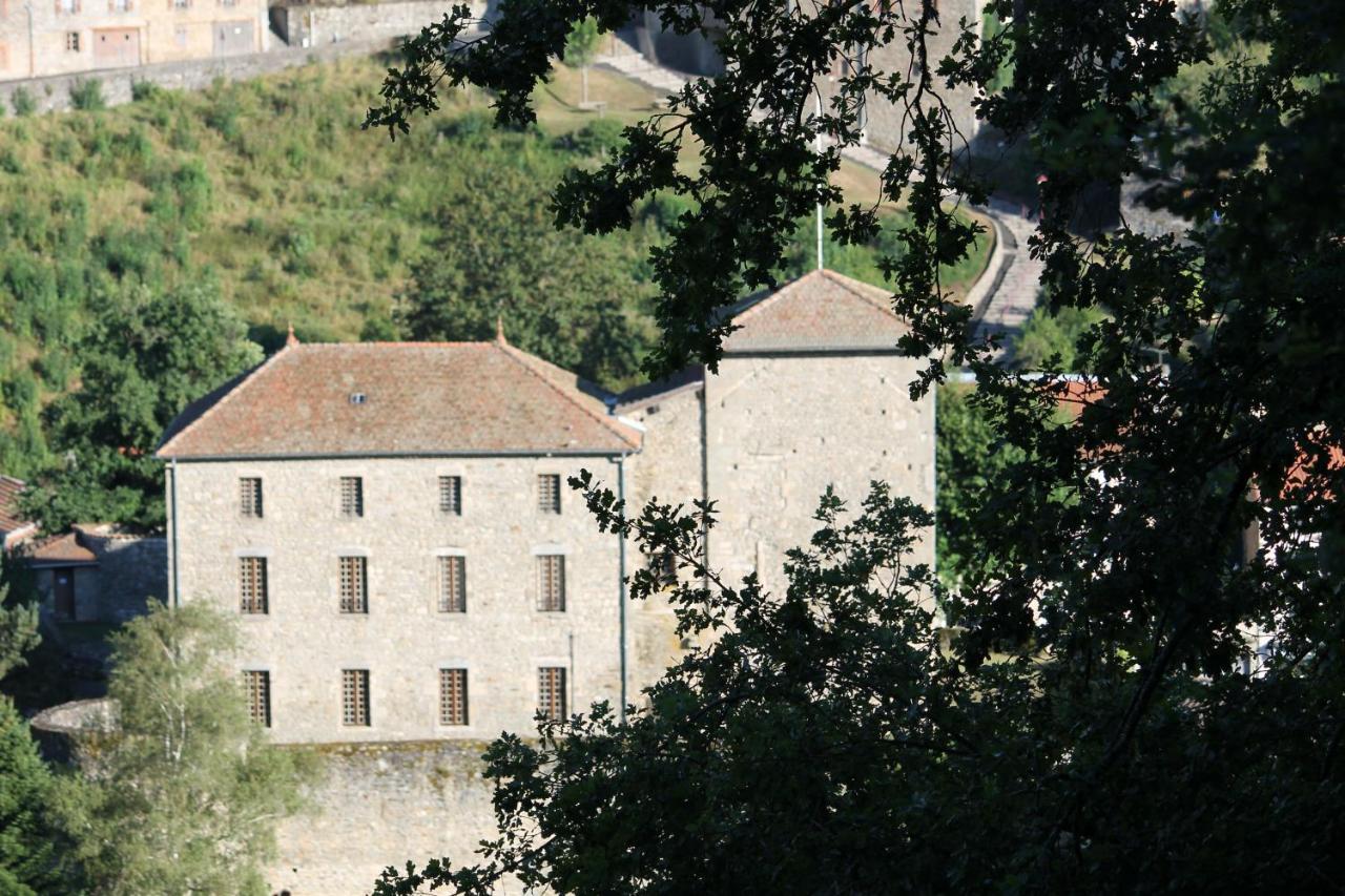 Chambre d hôtes Bounty cuisine privative et garage Olliergues Exterior foto